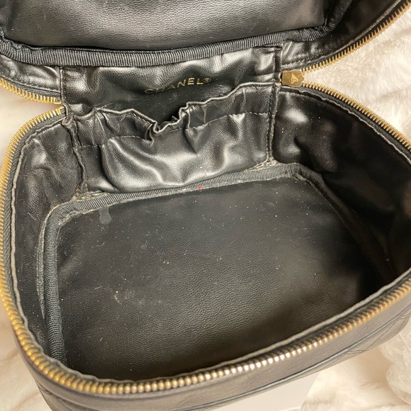 🔥CHANEL “AUTHENTIC” LEATHER TRAVEL CASE - Picture 5 of 5